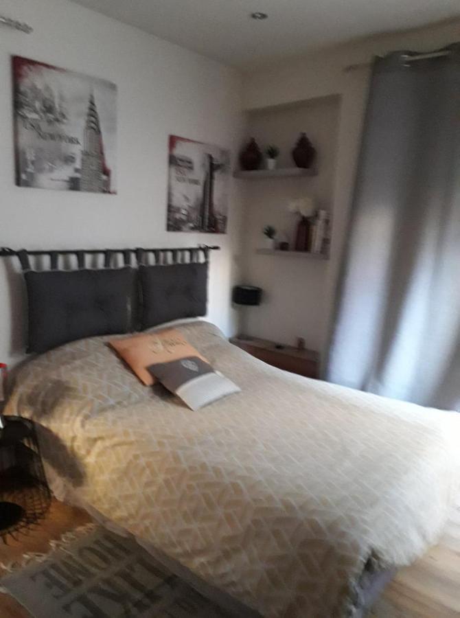 Les Violettes Apartment Ментона Екстериор снимка