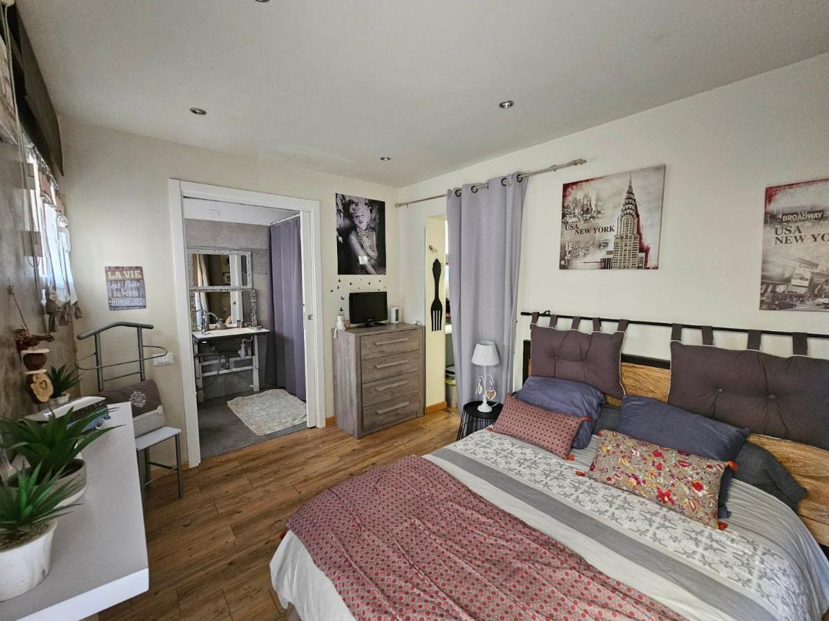 Les Violettes Apartment Ментона Екстериор снимка