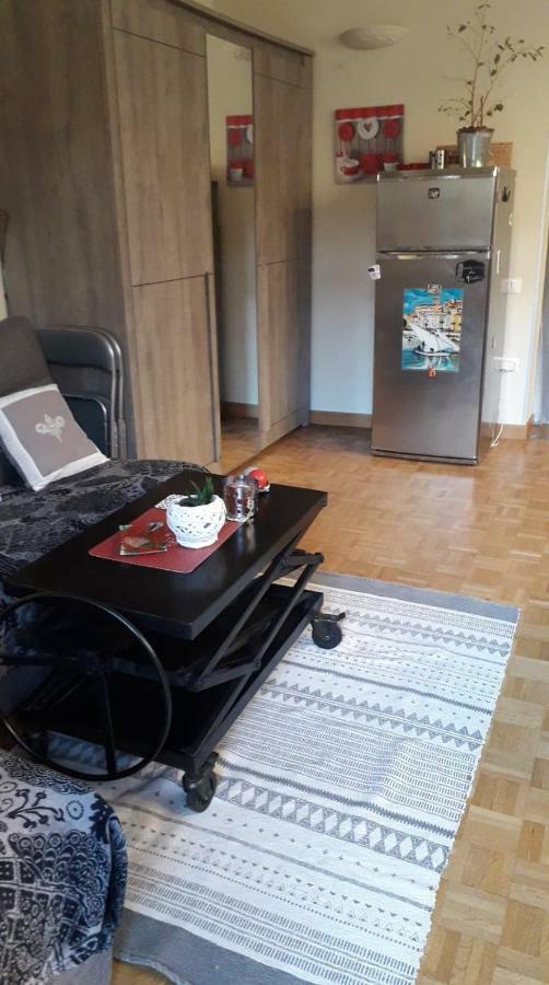Les Violettes Apartment Ментона Екстериор снимка
